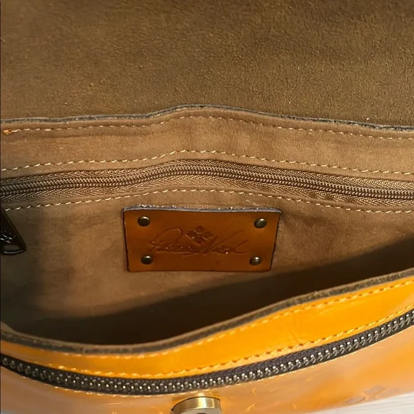 Patricia Nash Baku Tan Leather Clutch with Ruched Detailing - Picture 4 of 4